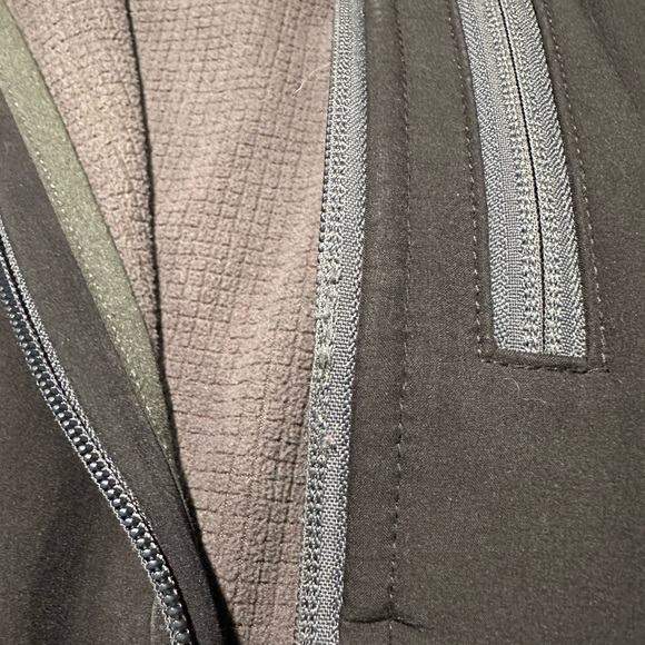 LL Bean Softshell Jacket - Picture 3 of 7